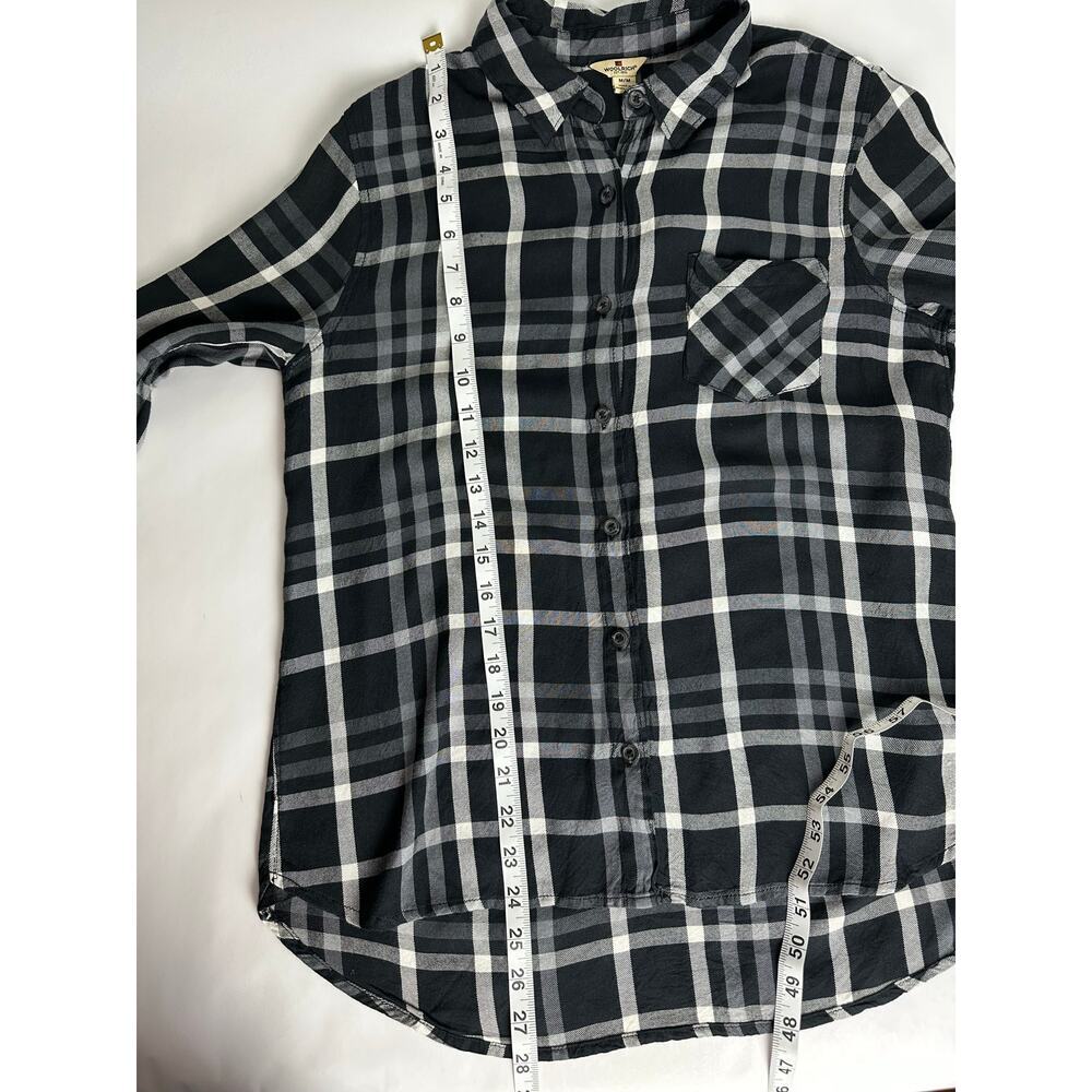 Woolrich Size Medium Black White Plaid Button Down Soft Nylon Long Sleeve Shirt - Picture 6 of 7